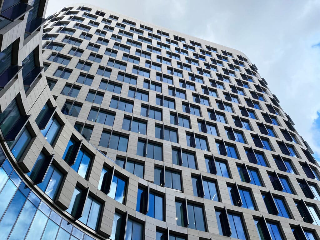 Schilderwerken in iconische gebouwen