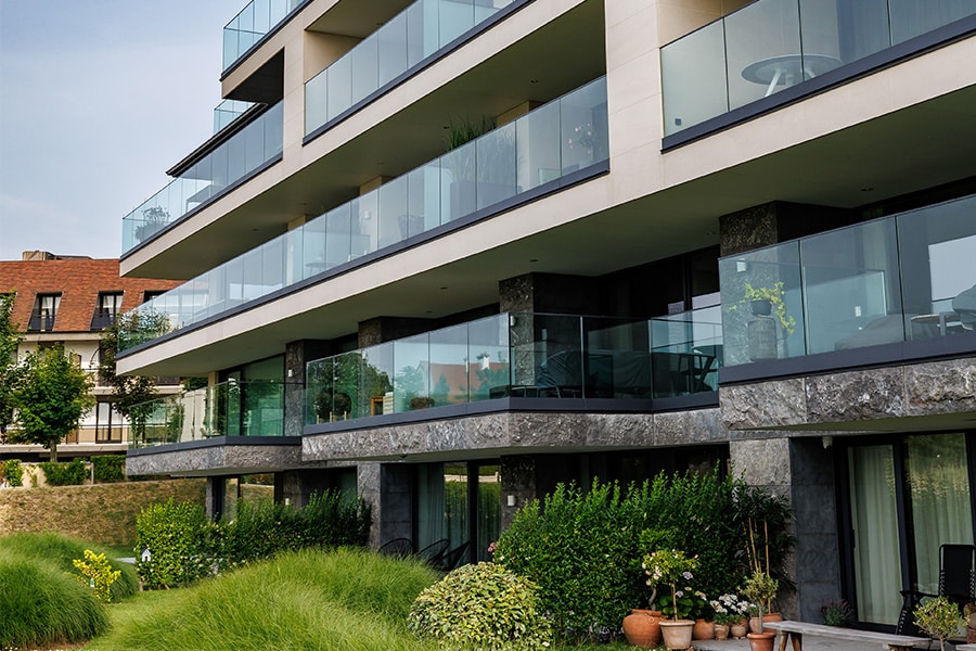 Harmonieus lijnenspel voor exclusief woon- en hotelcomplex