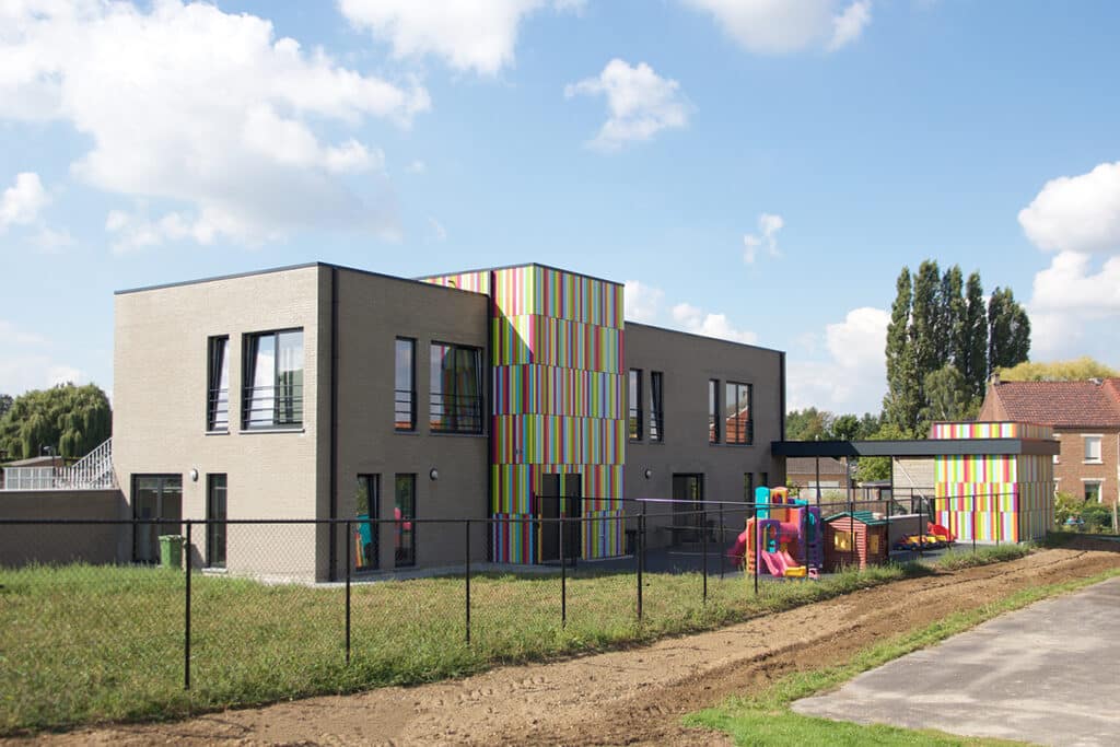 Veelomvattend assortiment voor het betrouwbaar en veilig verlijmen van gevelpanelen