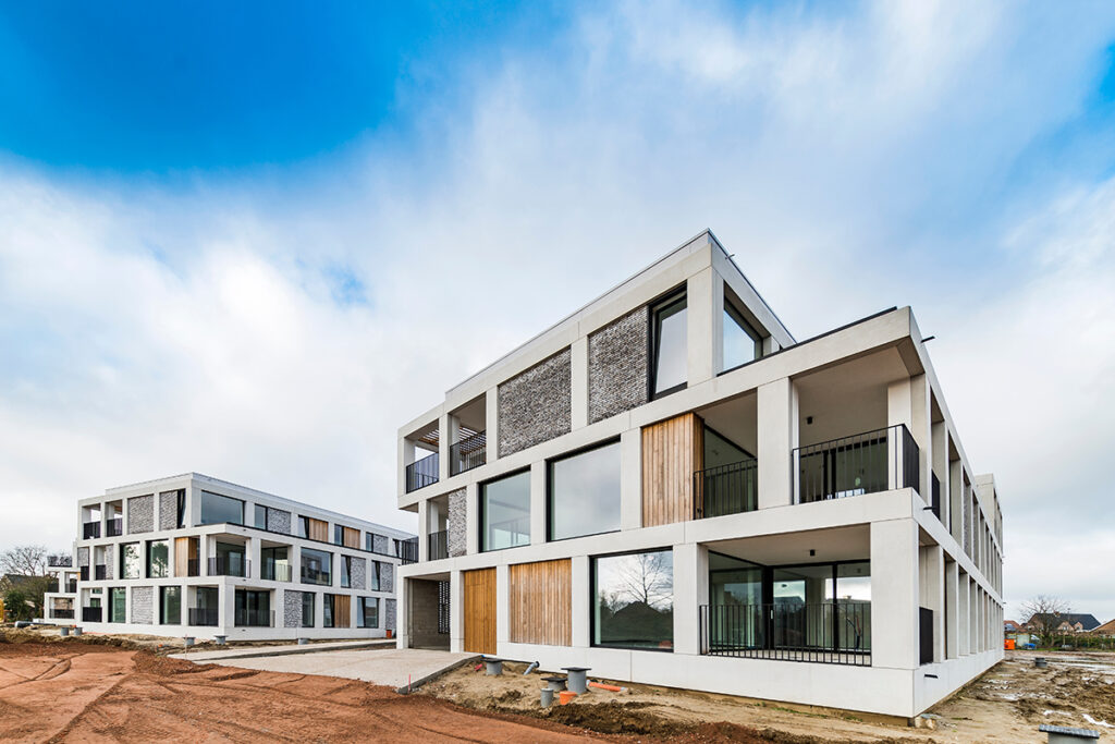 Brede bouw- en vastgoedsector bundelt krachten om vergunningenknoop te ontwarren