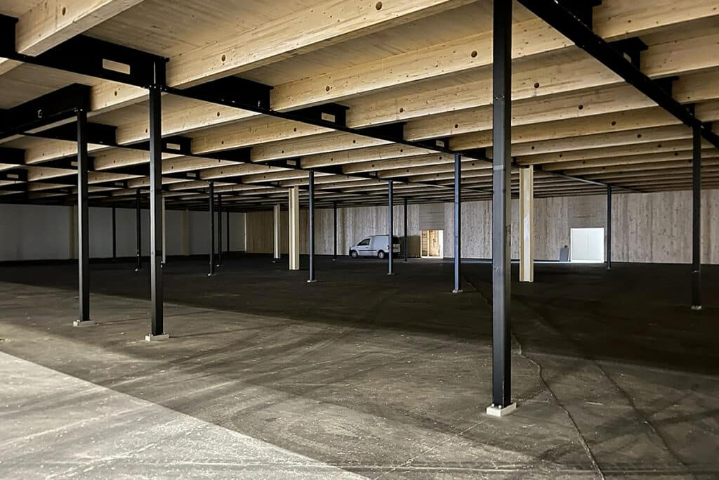 Uitdagende CLT-structuur voor grootste indoor e-kartingcircuit van Europa