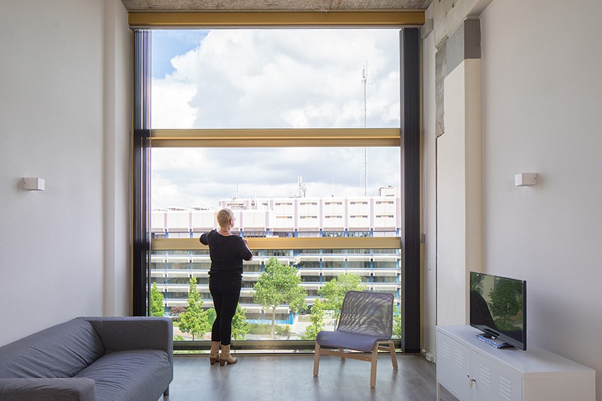 Découvrez MasterPatio Vertical Slider : la nouvelle fenêtre coulissante verticale qui fusionne l’extérieur avec l’intérieur 1