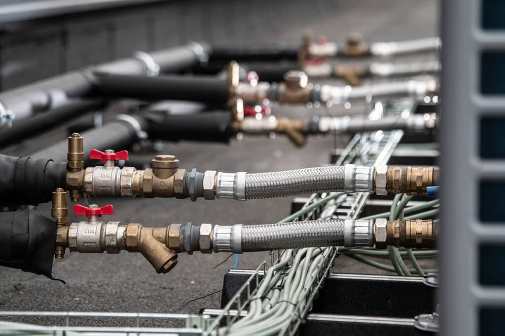 Cascadeopstelling garandeert bedrijfszekerheid van monoblocwarmte-pompen in logistiek centrum 2