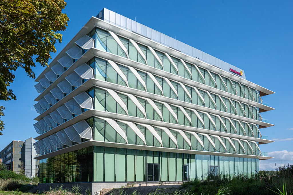 Duurzaam bouwen dankzij low-carbon beglazing en glasrecuperatie 1