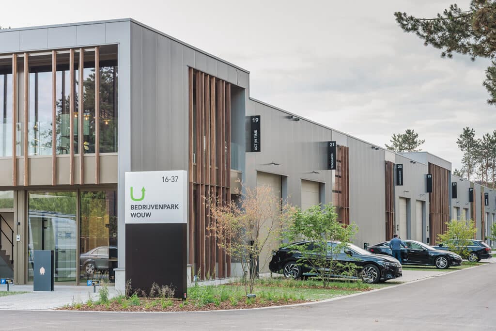 Gedateerde schrijnwerkerij wordt futureproof bedrijvenpark 3