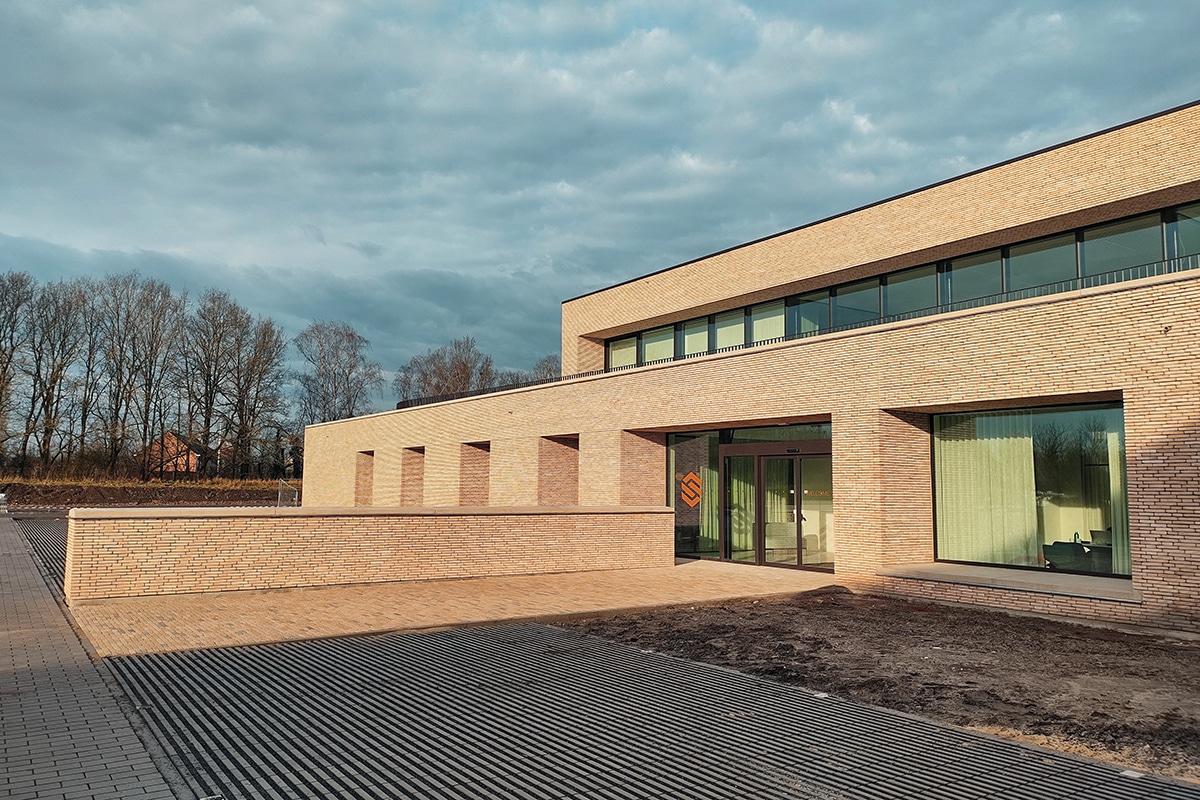 Van glazen doos tot werkplek met karakter 8