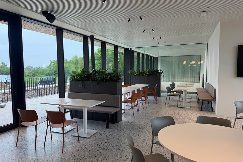 Van glazen doos tot werkplek met karakter 3