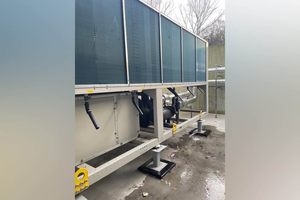 Hypermodern Business- en Meetingcentrum langs de E40 10