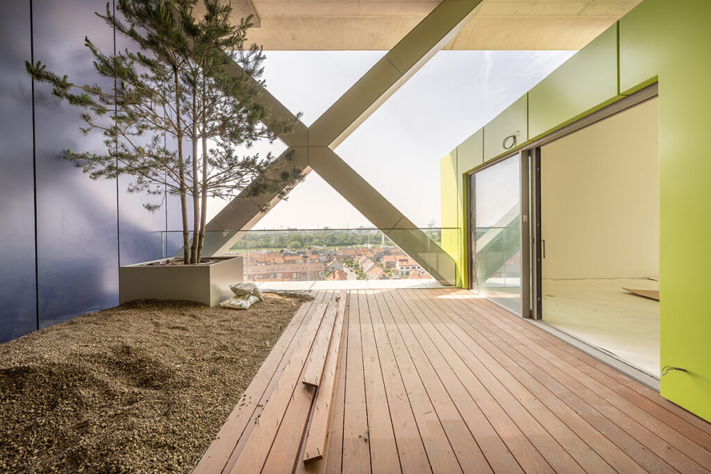 Kleur en kruisen typeren nieuwe woontoren 2