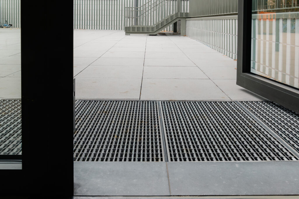 Vuil buiten, minder poetswerk binnen 1