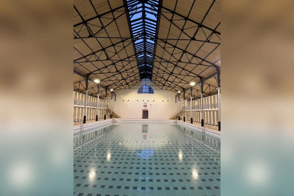 Frisse lucht en brandveiligheid voor op een na oudste zwembad van België 1