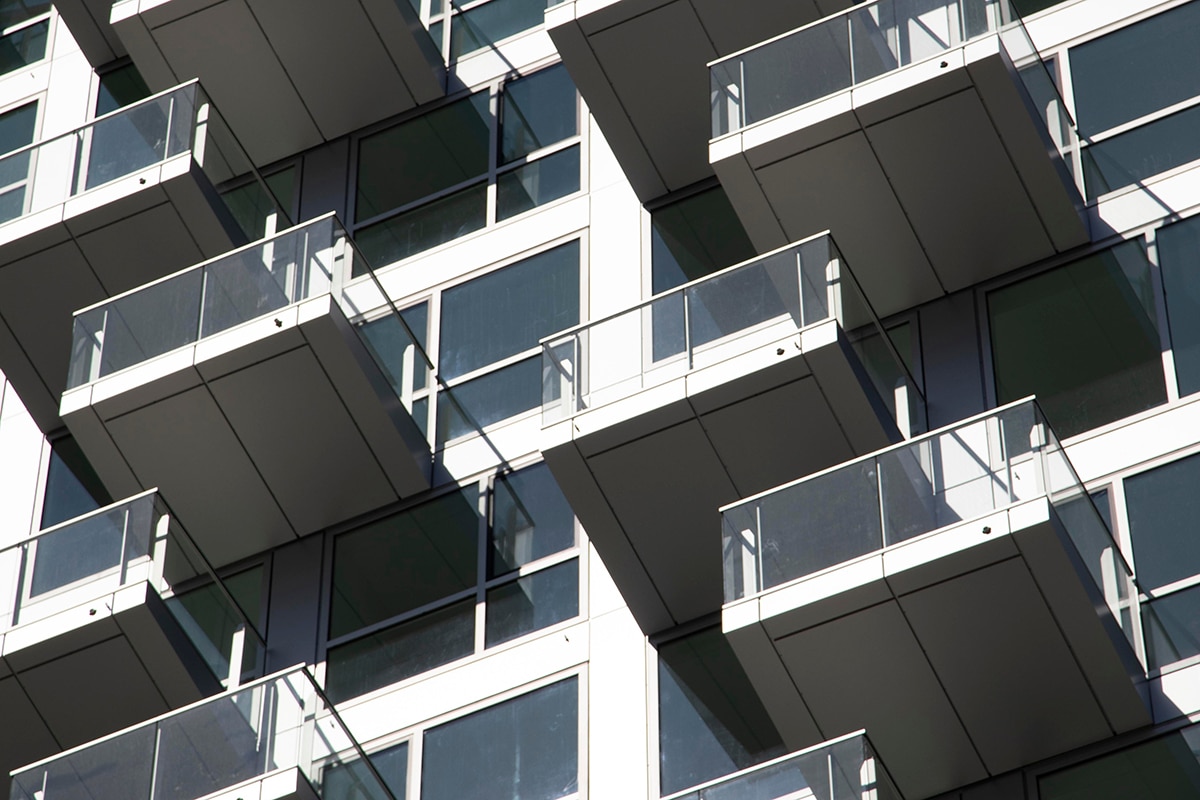 Uitkragende balkons snel en efficiënt verankeren dankzij veelzijdige thermische onderbreking 4