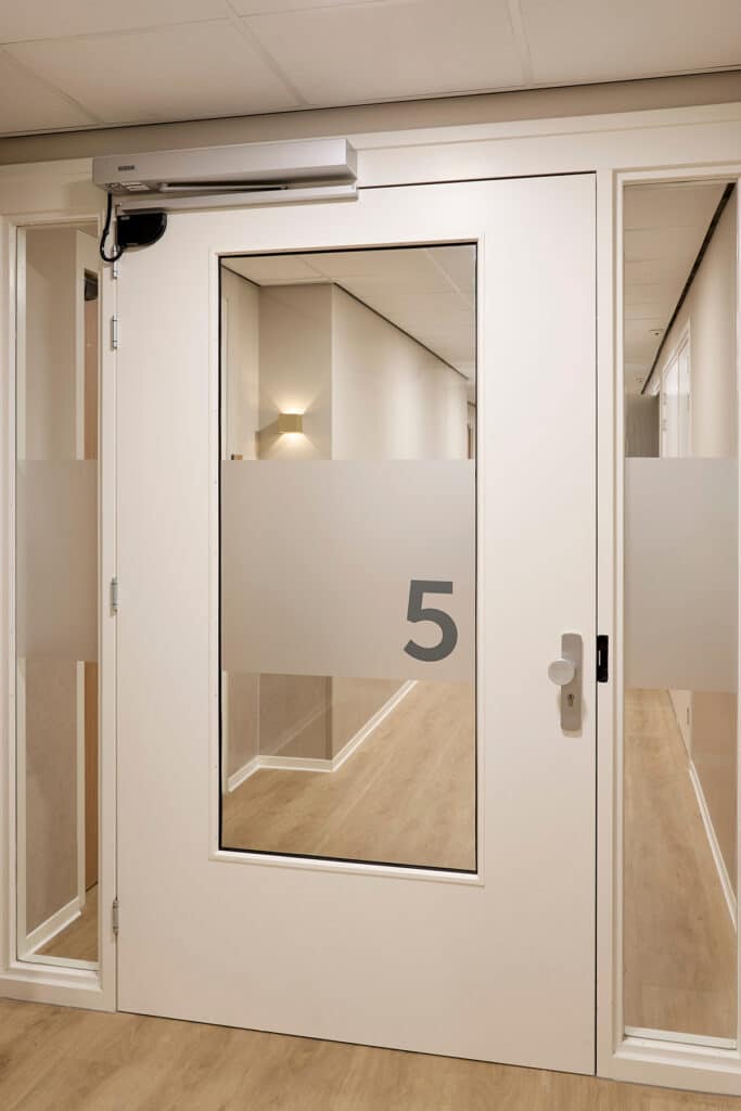 Glasheldere schuif- en draaideuroplossingen voor elke gevel 2