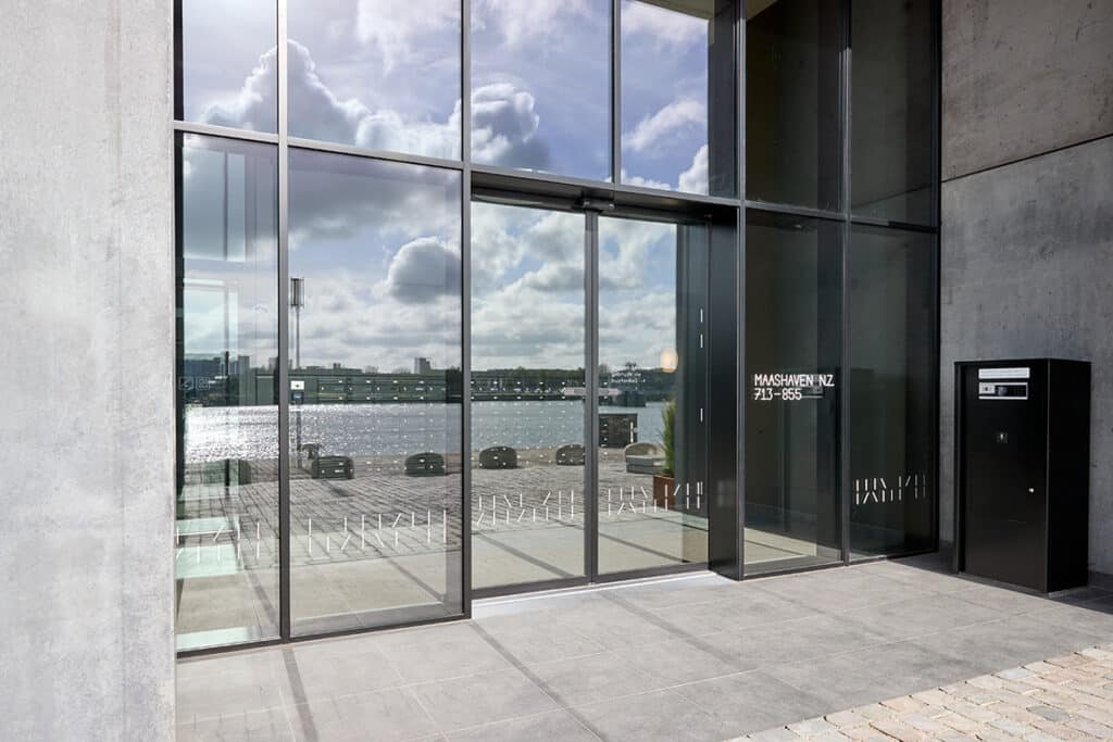 Glasheldere schuif- en draaideuroplossingen voor elke gevel 4