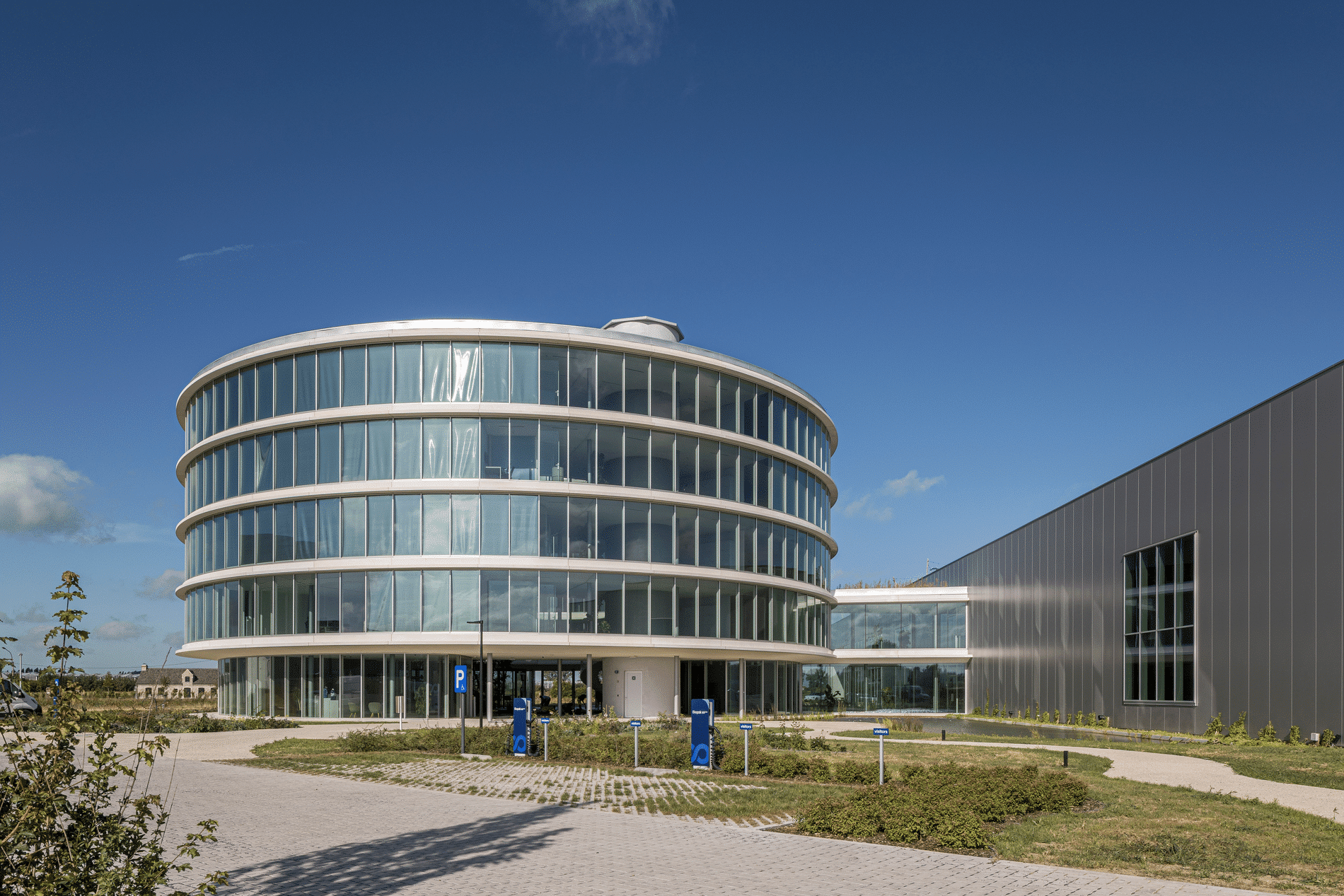 Hecht partnership en engineering op maat resulteren in uniek gevelconcept 3