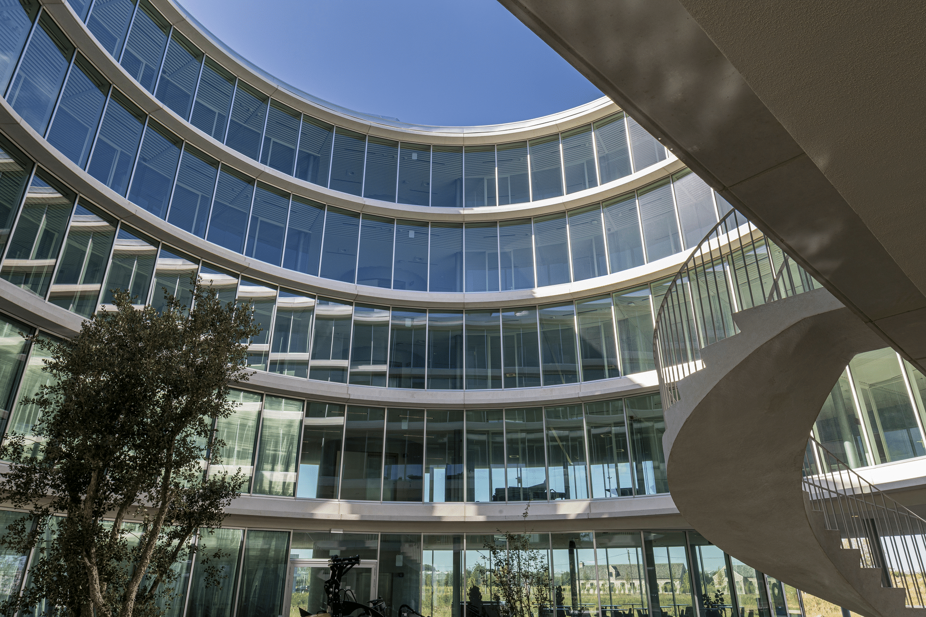 Hecht partnership en engineering op maat resulteren in uniek gevelconcept 1