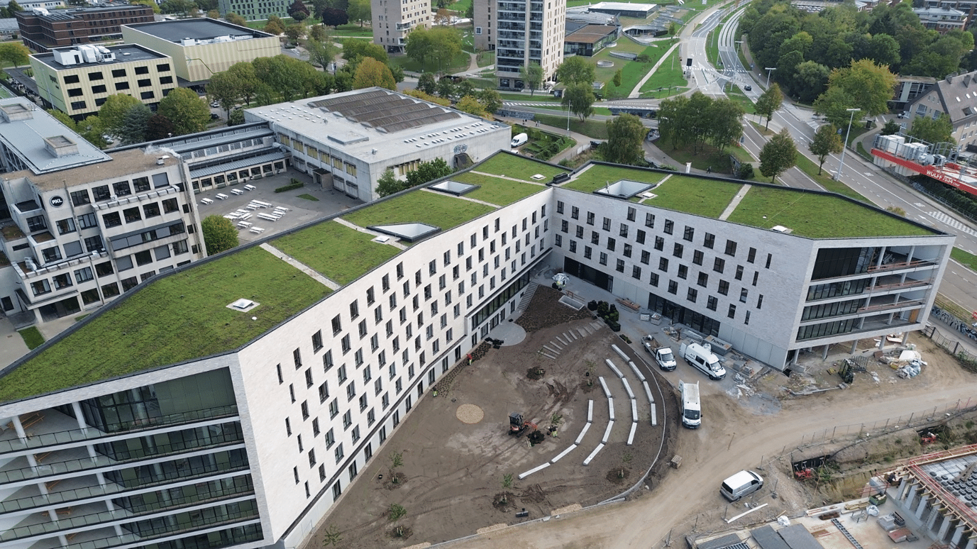 Fraai studentenkotencomplex zet toon voor indrukwekkende universiteitscampus 1