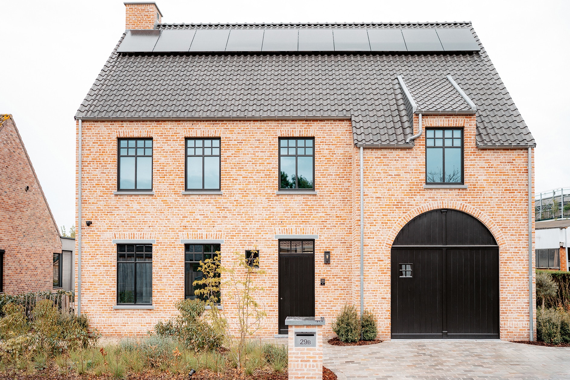 Karaktervolle steellook ramen met de prestaties van aluminium 10