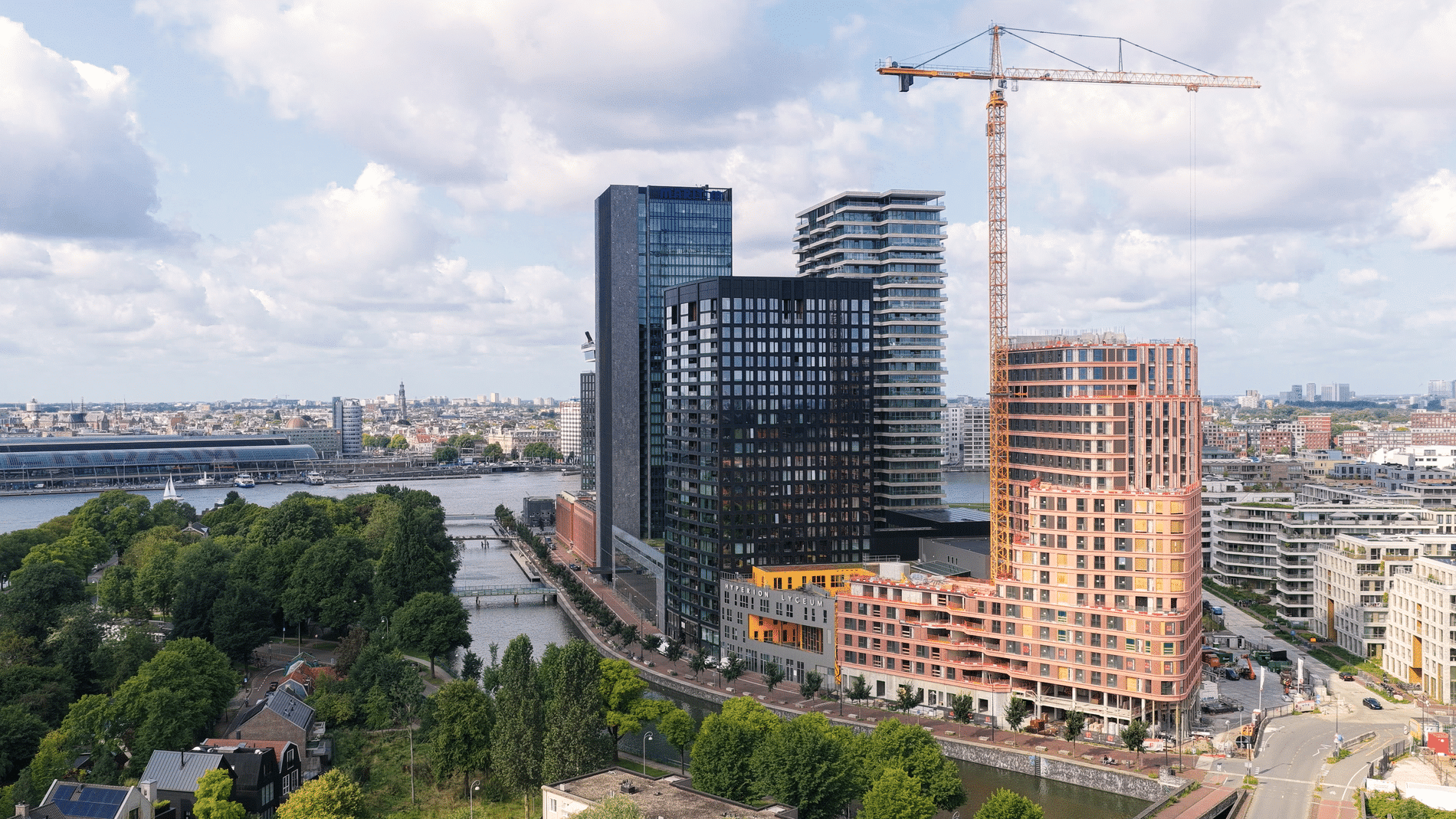 Sculpturale BrinkToren tilt modulaire gevelbouw naar hoger niveau 1