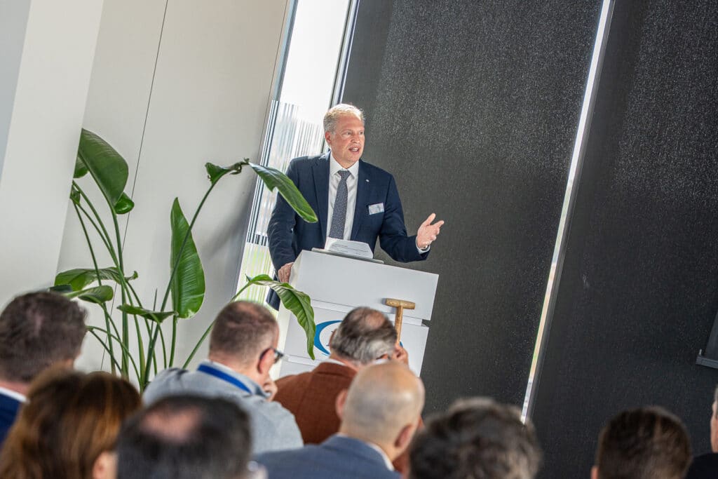 Bouw van Europa’s eerste multi-storage voor voertuigen officieel van start 4