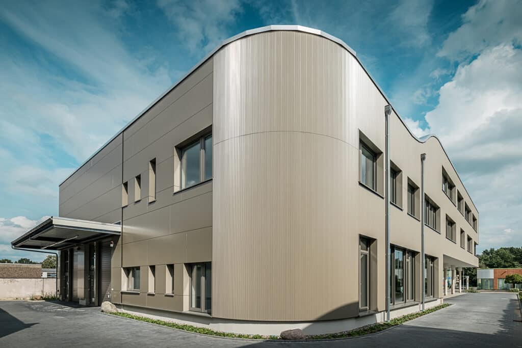 Esthetische veelzijdigheid dankzij aluminium gevelbekledingsprofielen 4