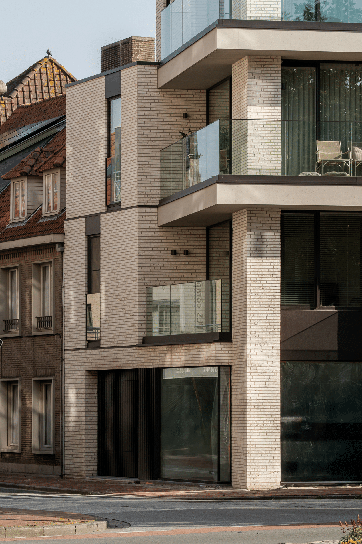 Residentie Florian hertekent bekende hoeklocatie in Knokke 4